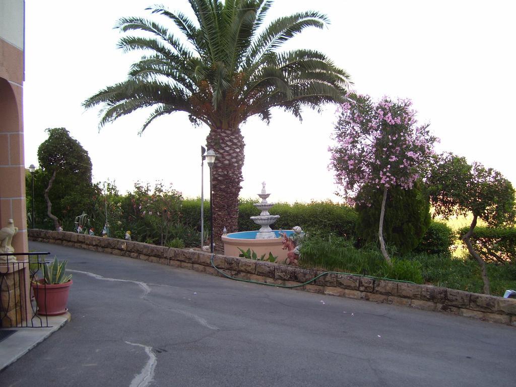 B&B Da Pietro Calascibetta Exterior photo