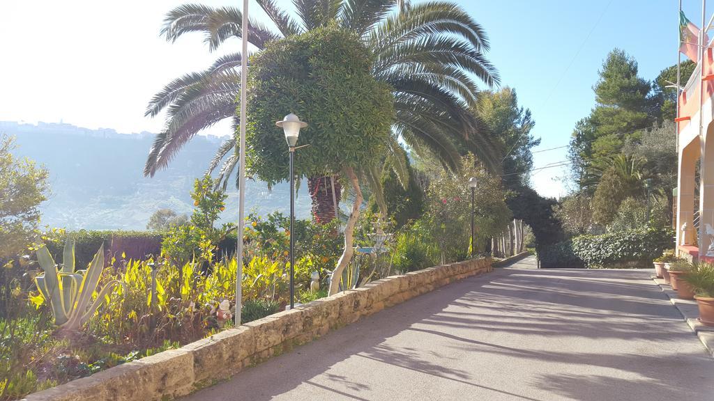 B&B Da Pietro Calascibetta Exterior photo